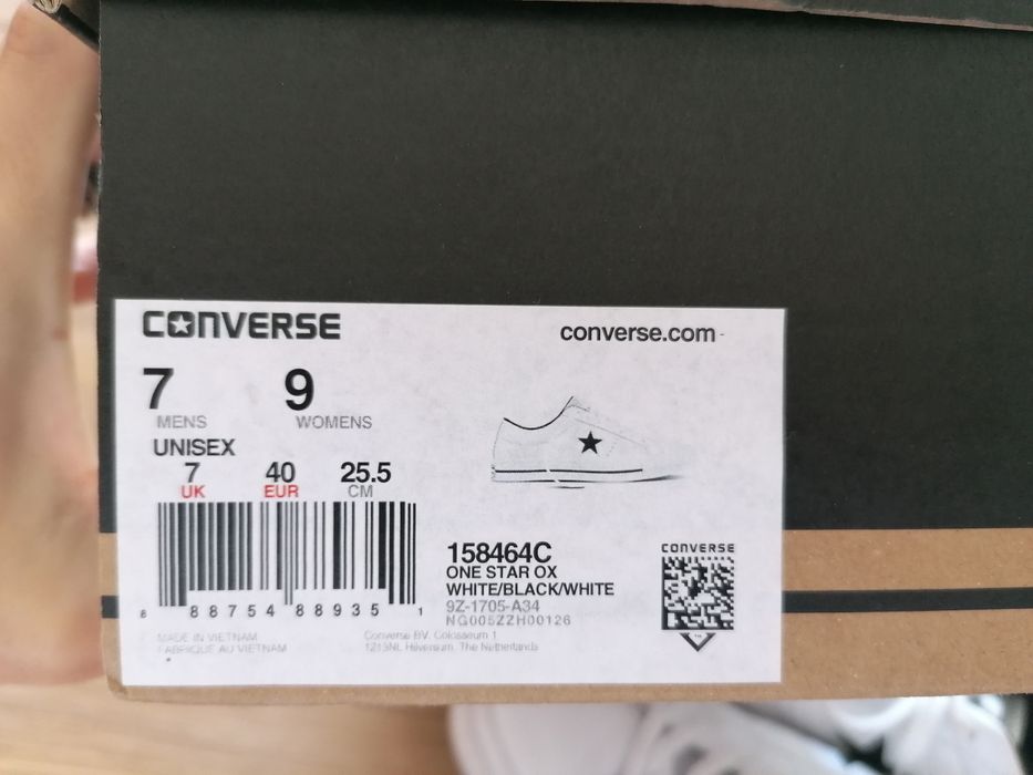 All Star brancos em pele