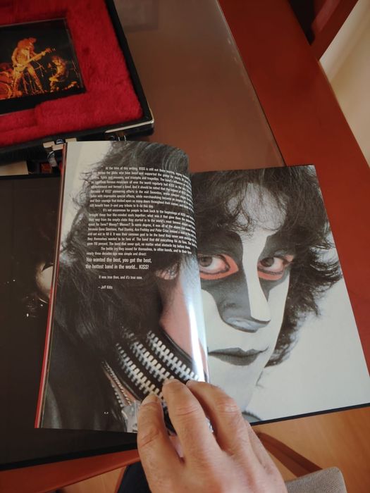 Kiss "The Definitive Collection" 5 Disc set in mini guitar case
