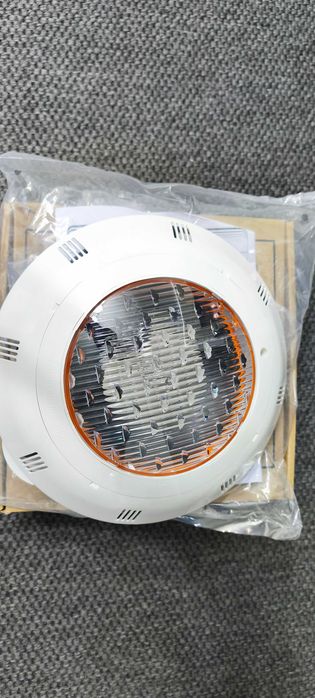 Lampy basenowe halogenowe 12V 75W  UL-P100 sztuk 6