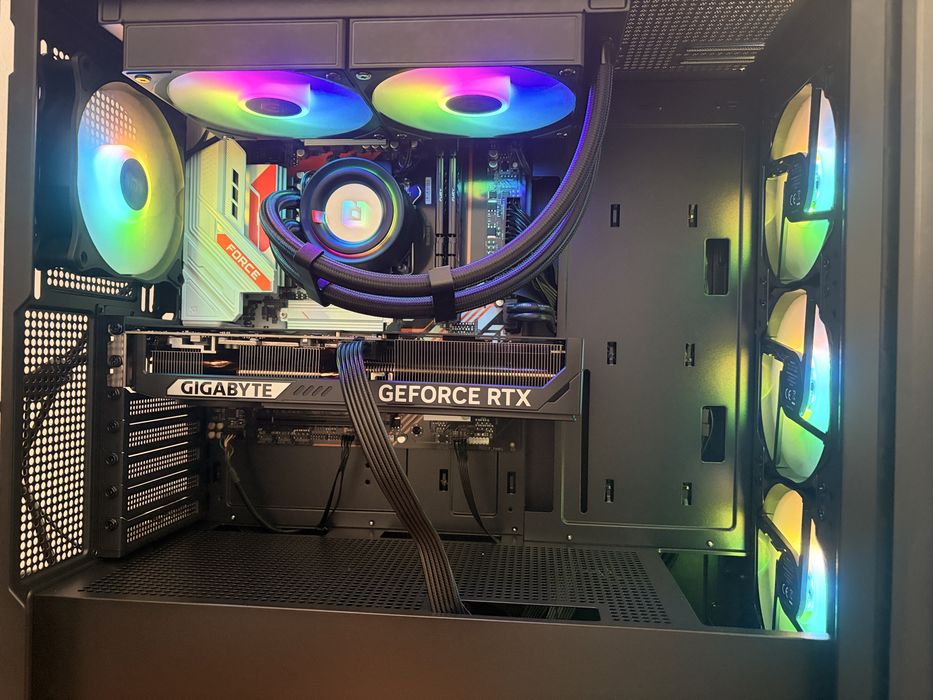SMX Battlestation M6A R7-9800X3D/32GB/1TB/RTX5070 FV23% RATY!