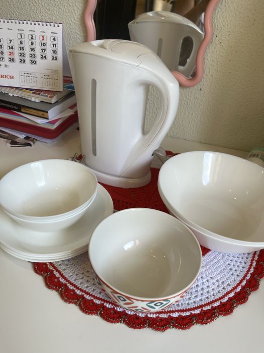 chaleira eletrica copos e jogo de travessa