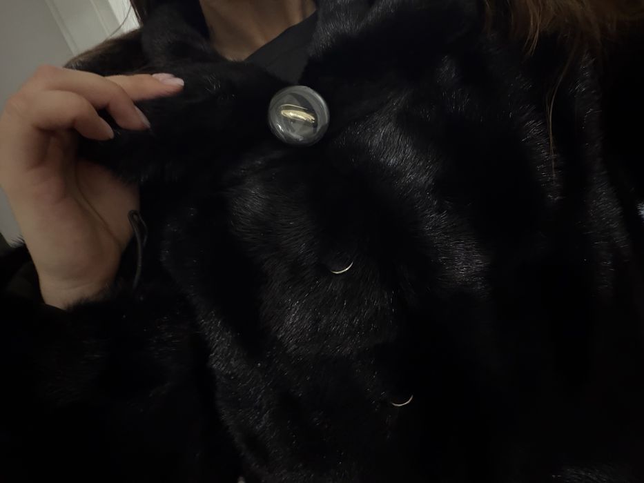 Норкова шуба з капюшоном