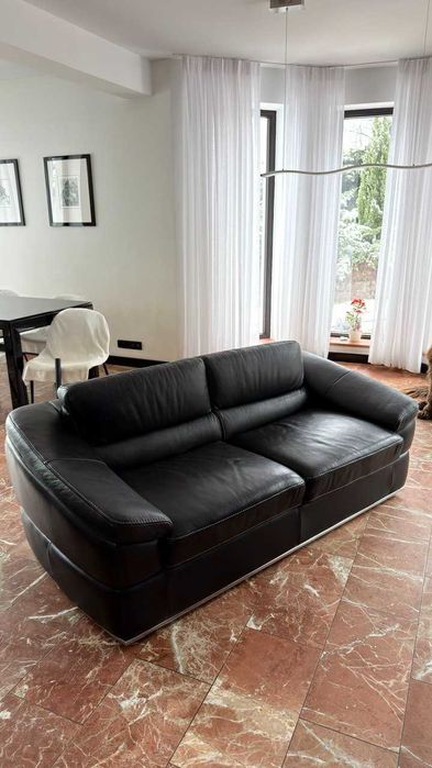 Elegancka sofa premium marki Kler wykonana ze skóry naturalnej.