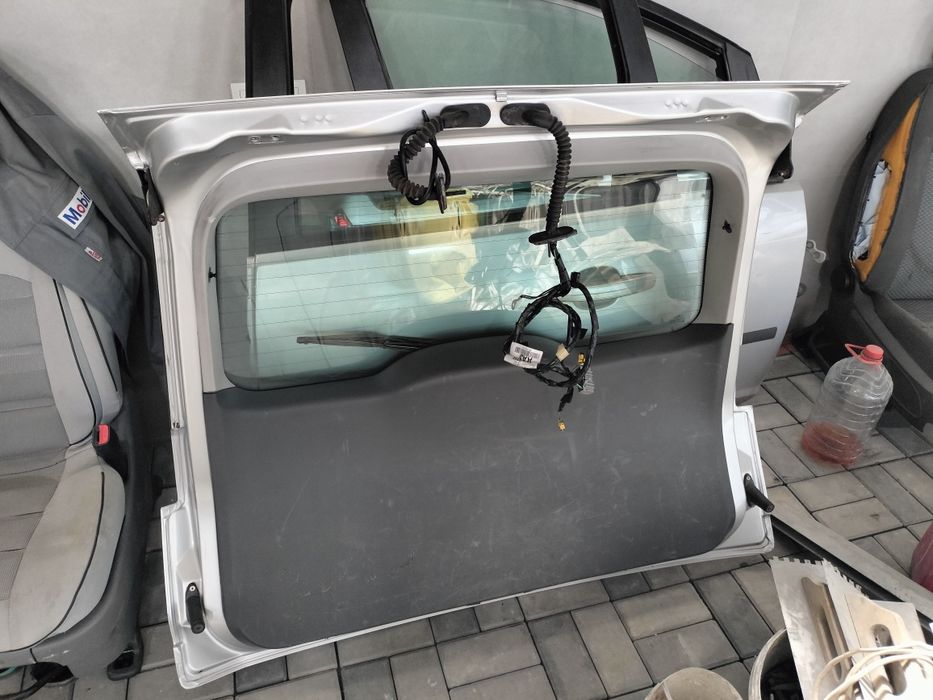 Кришка багажника Ford Focus C-Max