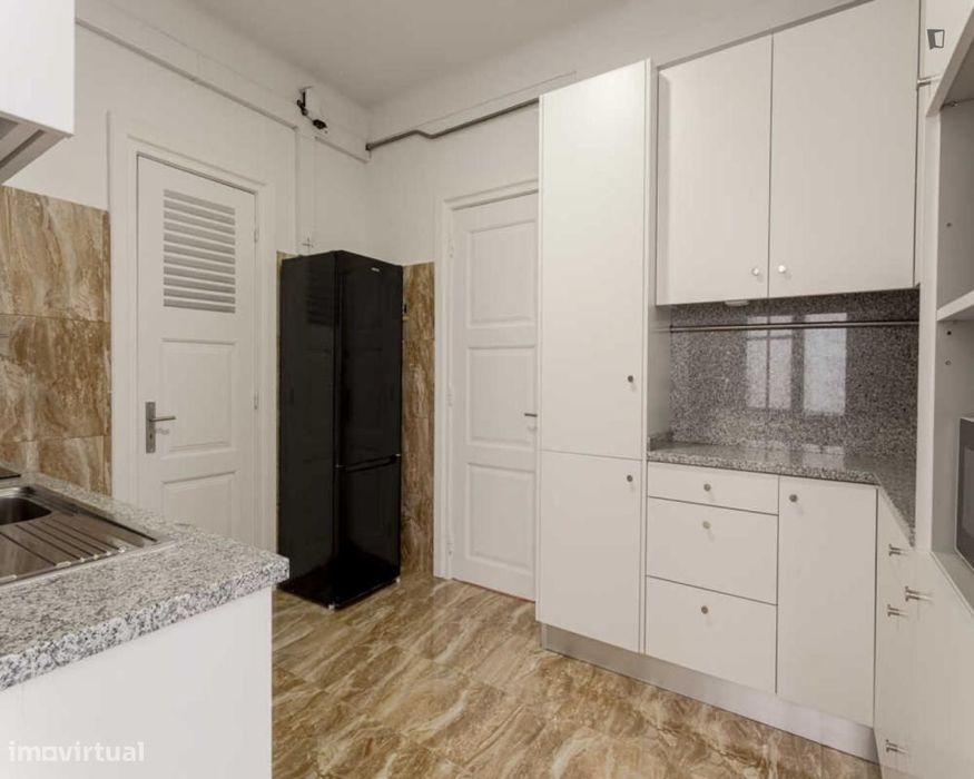 Quarto - localizado em Alvalade Lisbon