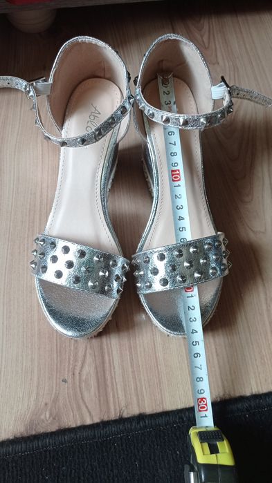 Srebrne buty damskie na koturnie rozmiar 39