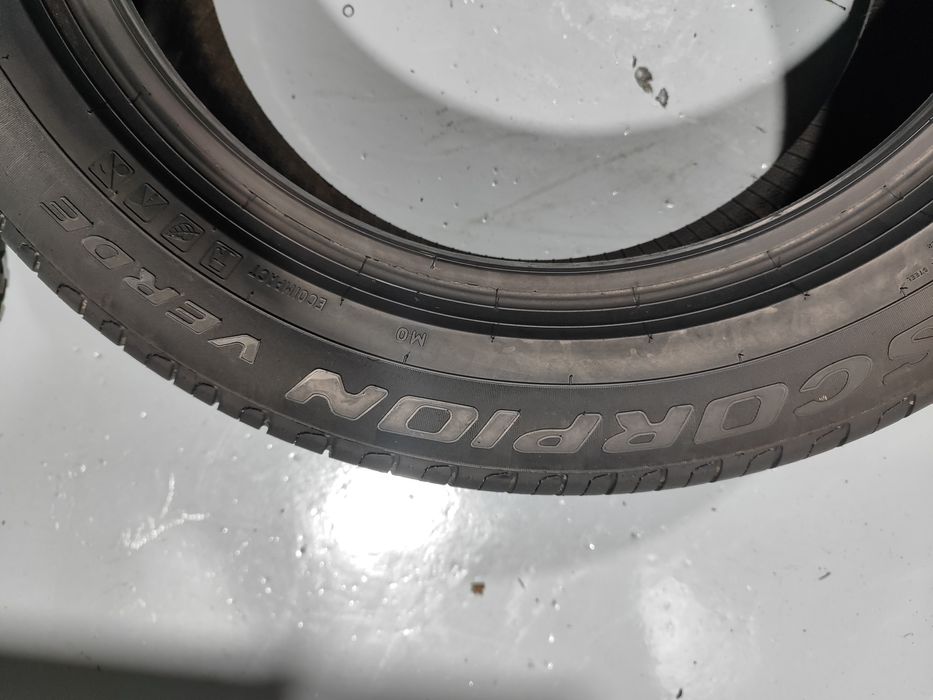 2 pneus semi novos 255-50R19 Pirelli - Oferta dos Portes
