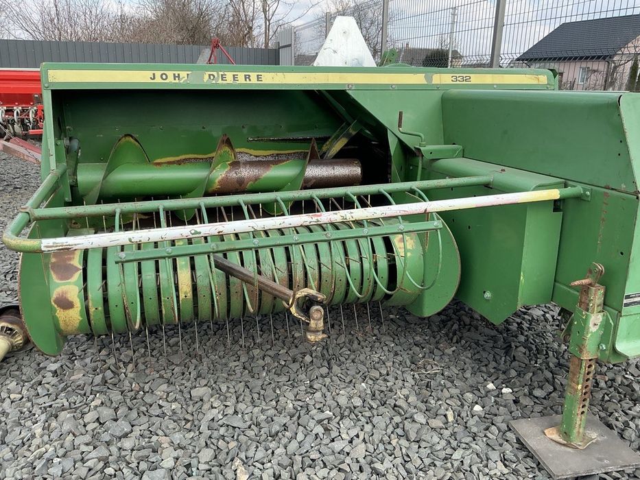 Продам прес підборщик, прес підбирач JOHN DEERE 332,  Джон дір 332