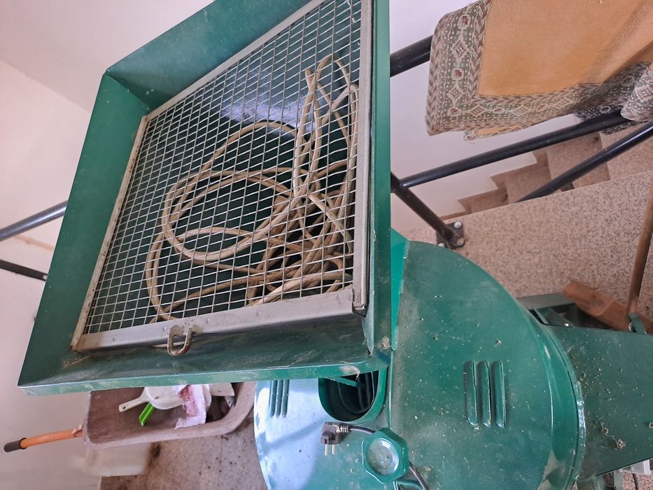 Moinho  eléctrico -pedra