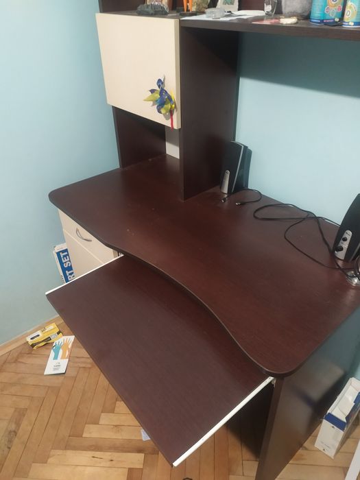 Столик комп'ютера