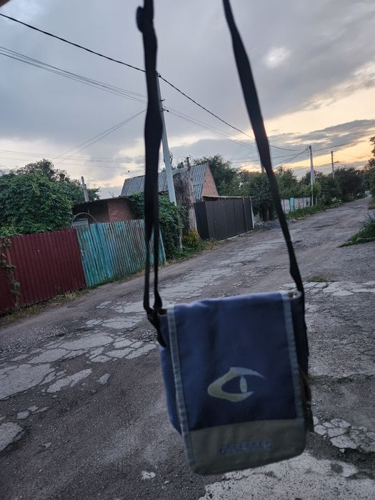 Портфелі , дитячий та жіночий