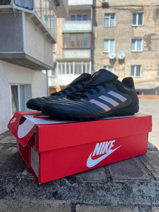 Взуття для футболу