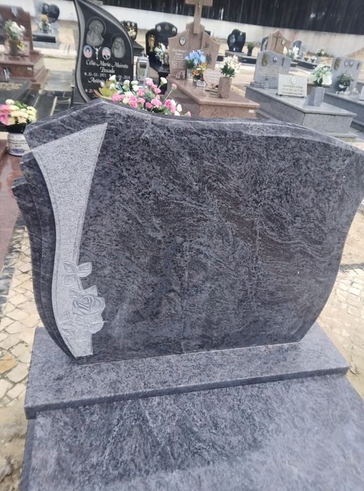 Campas granitos e mármore com lapida