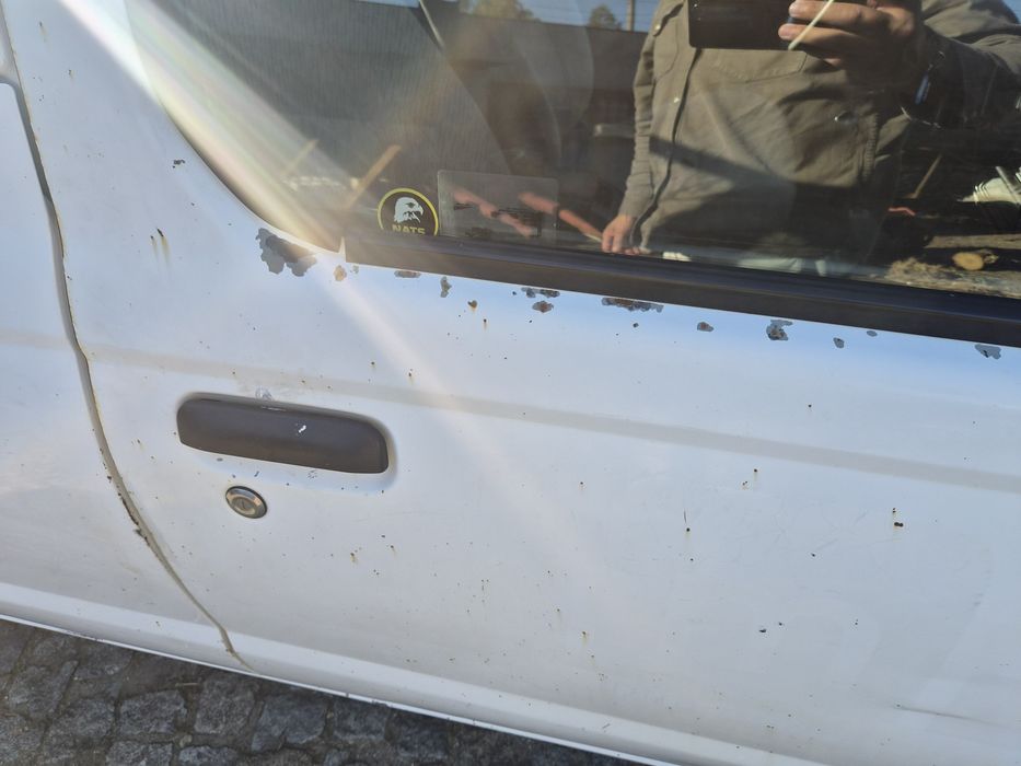 Nissan Pick up 2.5 D Canibe dupla 5 Lugares