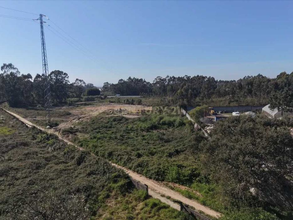 Terreno, com 16 000m², para construção de armazéns, em zona industrial de Laúndos, Póvoa de Varzim