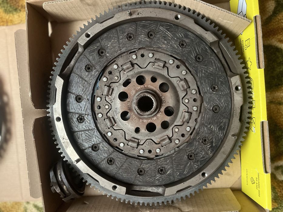 Продам комплект зчеплення CJSA механика 1.8 2.0 tsi