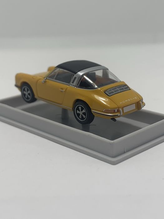 Porsche 911 Targa da Brekina escala 1/87