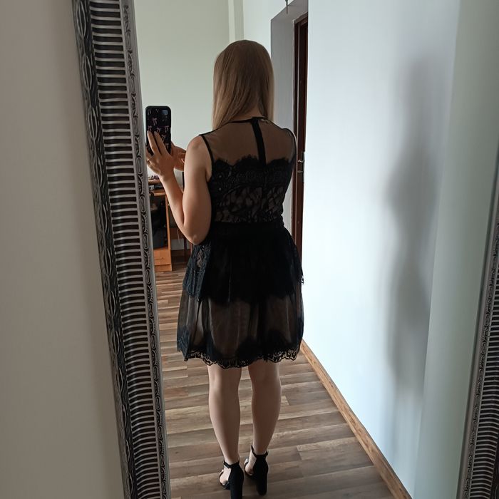 Czarna elegancka sukienka