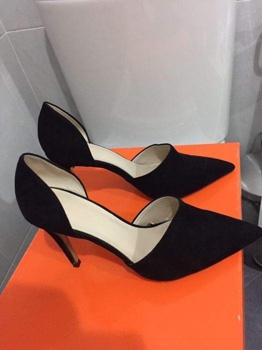 Stilettos camurça ZARA 38