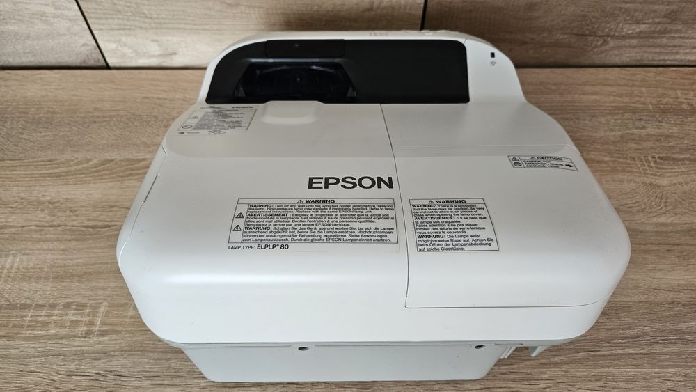 Projektor Epson EB-585W – Ultra Short Throw, WX