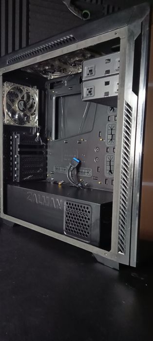 Огромный серверный пк корпус ZALMAN Midi Tower + БП 400W