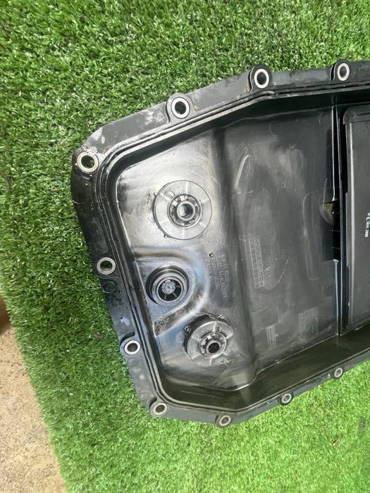 Кришка поддона коробки передач БМВ BMW ZF 6HP28X пластик Оригінал