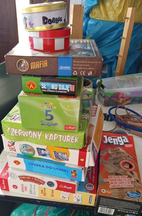 Gry planszowe, puzzle, edukacyjne.