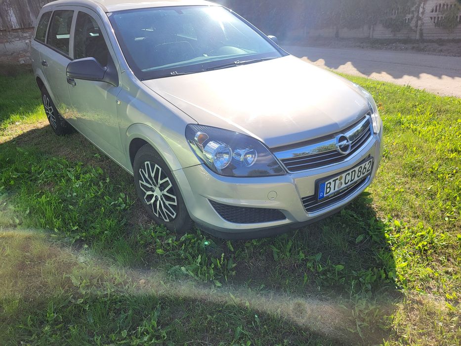 Zderzak lampa maska Opel Astra H