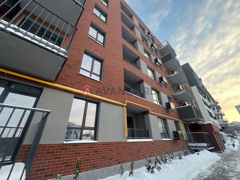 Продається 2 кім.кв. у зданому будинку