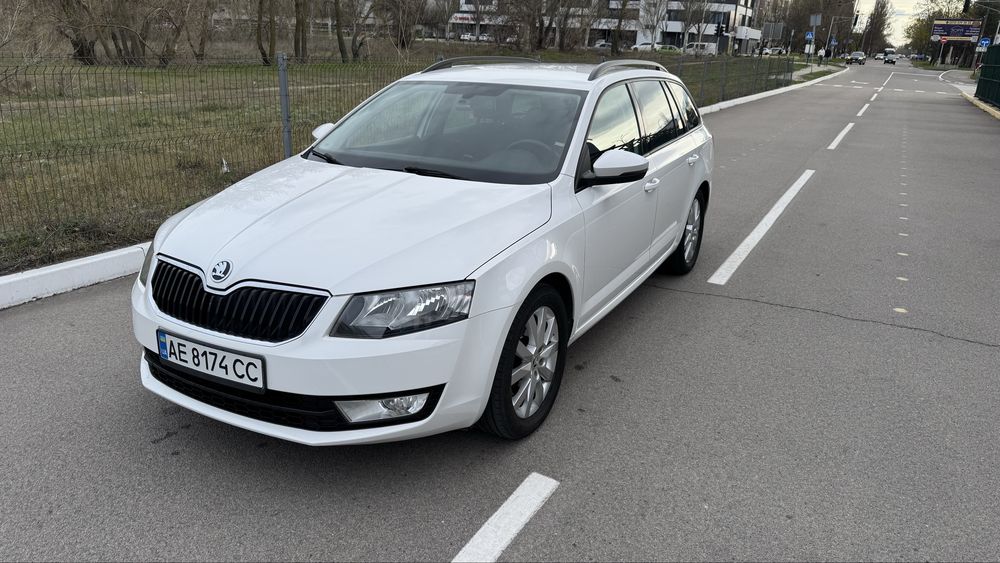 Skoda Octavia A7 1.8 (не крашена)