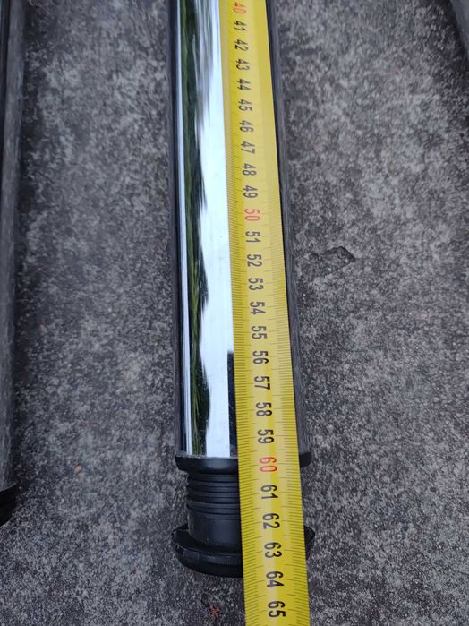 Zestaw czterech metalowych nóg meblowych do blatów mebli