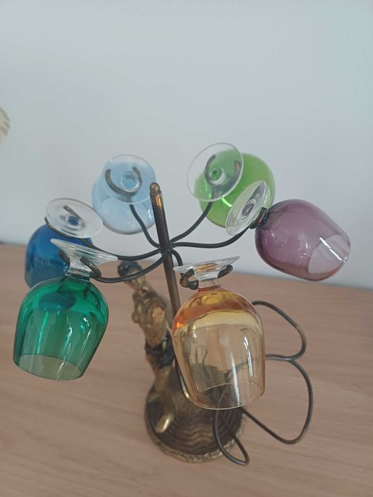 Estatueta em em bronze com suporte para 6 cálices