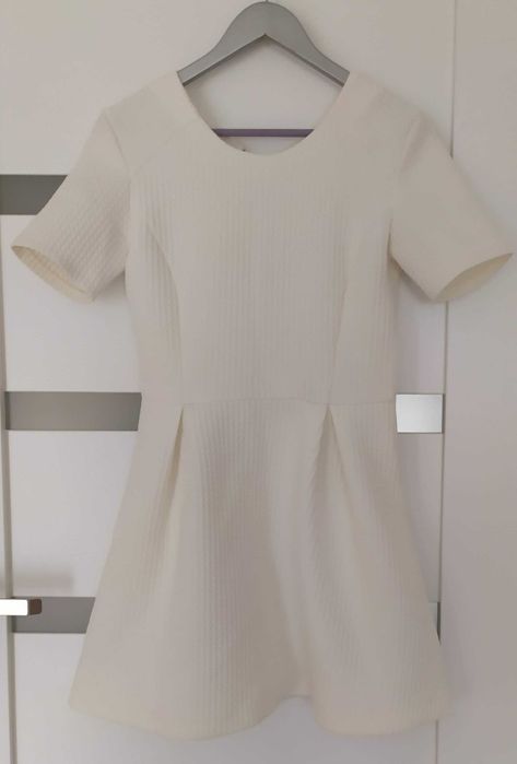 Sukienka Mini rozkloszowana tłoczona BERSHKA S/M