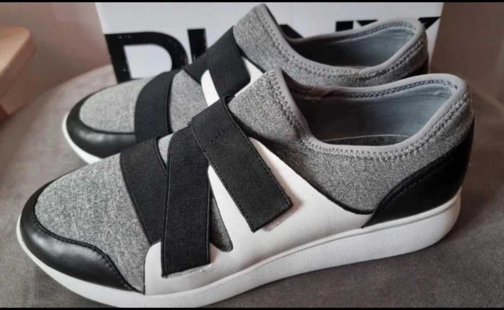Sapatos da Timberland e da DKNY como novos