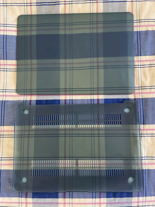 Mac Book Air M1 with charger and case64584750191234123