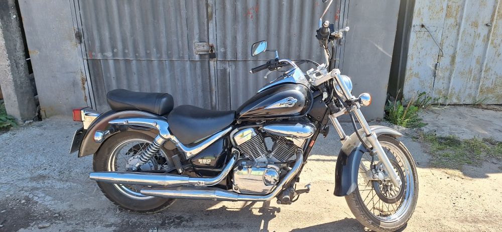 Suzuki Intruder 250