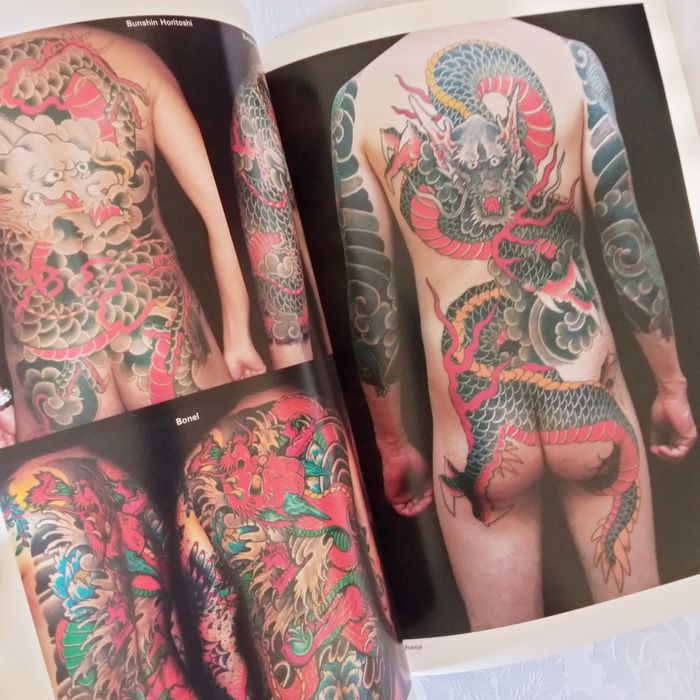 Livro de tattoo / tatuagem - Dragões- tatuagens, desenhos e pinturas
