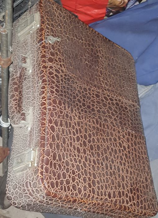 Чемодан под крокодила, коричневый