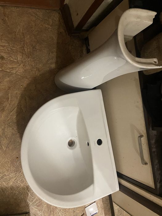 Умывальник с ножкой (тюльпан)