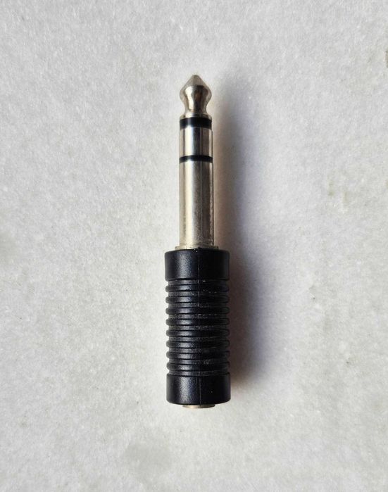 Adaptador áudio de jack macho de 6,35mm para mini-jack fêmea de 3,5mm