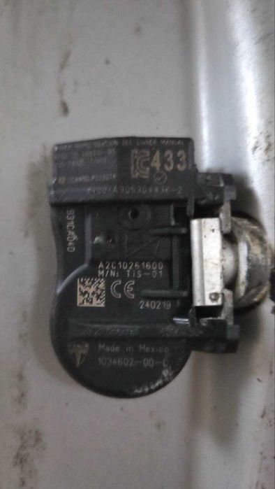 Tesla model 3 диски R19