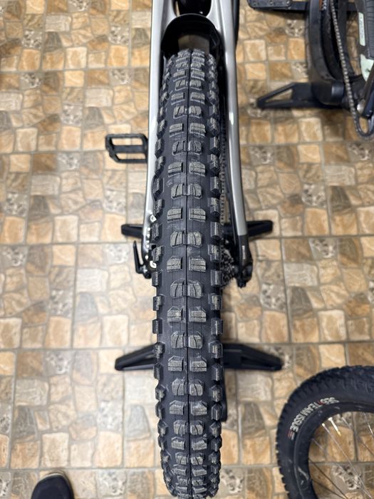 Komplet opon 2x mullet Bontrager SE6 Team Issue 29 x 2.5 i SE5 27.5