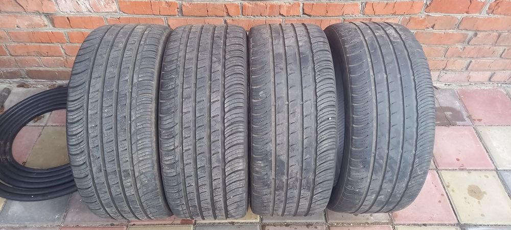 Kumho 245 40 19 всесезонка