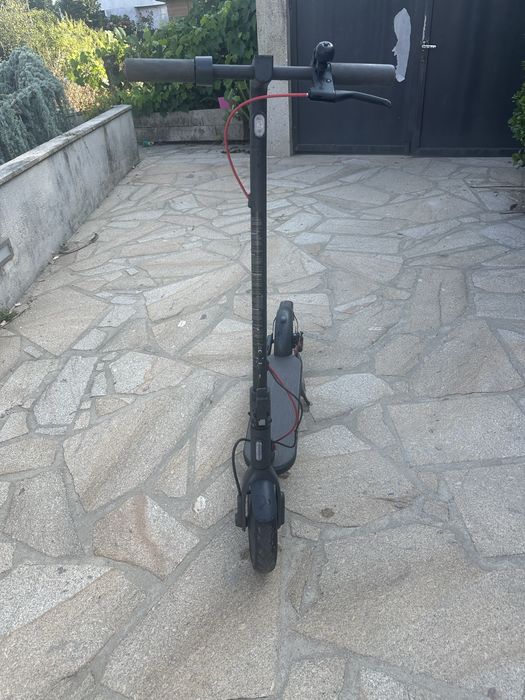 Trotinete elétrica Xiaomi com carregador - 200€