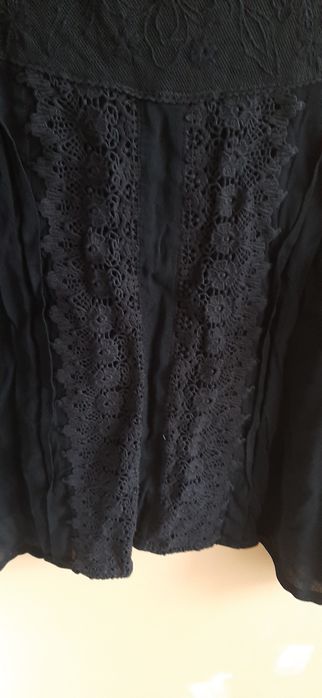 Elegancka Czarna bluzka rozm 48 kwiaty