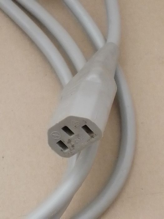 Cabo para ligação de computador