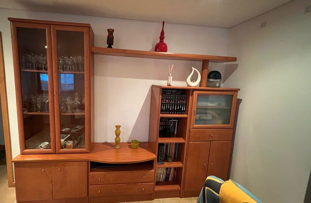 Móvel de sala em bom estado
