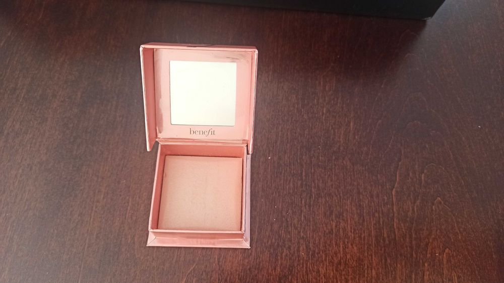 Rozświetlacz Benefit Dandelion Twinkle