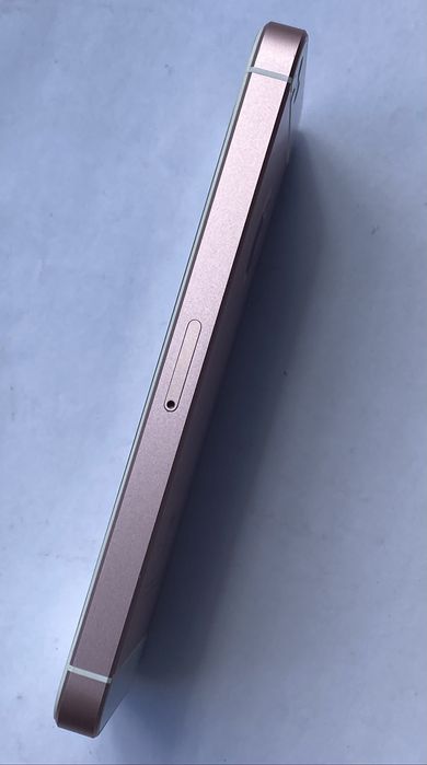 Iphone SE 64gb. Roce Gold