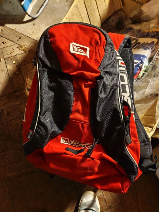 Mochila SCOTT  bom estado